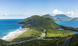 Vue panoramique sur St Kitts et la baie des frégates