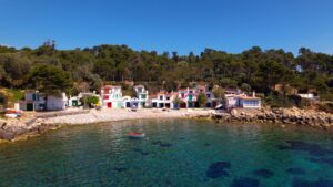 Vue aérienne de Cala s'Alguer, une belle plage de la Costa Brava, Catalogne, Espagne