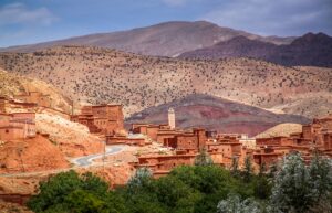 Village dans les montagnes de l'Atlas