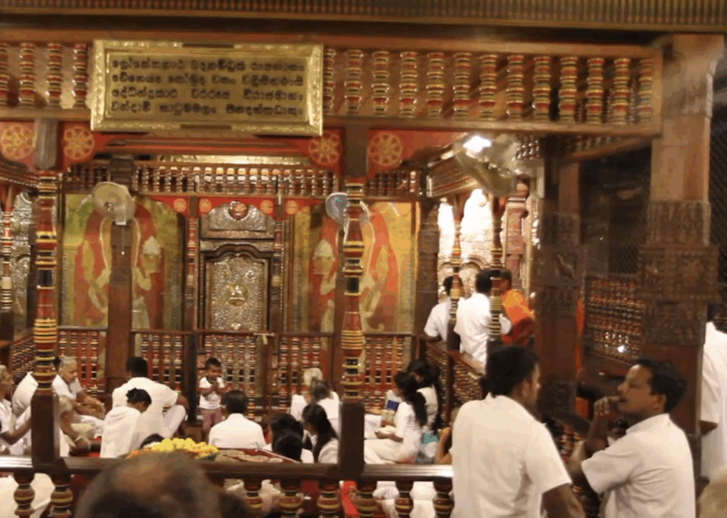 

FR

Ignorer les liens de navigation
Temple de la Dent à Kandy
