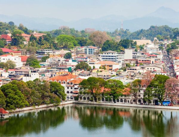 Explorez Kandy : la ville emblématique du triangle culturel au Sri Lanka
